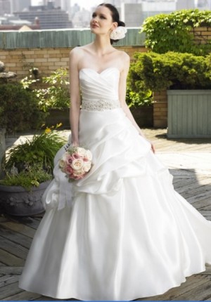 Bewitching Sweetheart Neckline